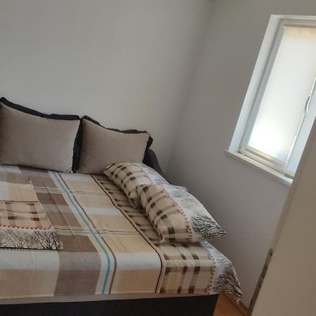 Jovana -- Porodicni Apartmani Igalo Herceg Novi Room photo
