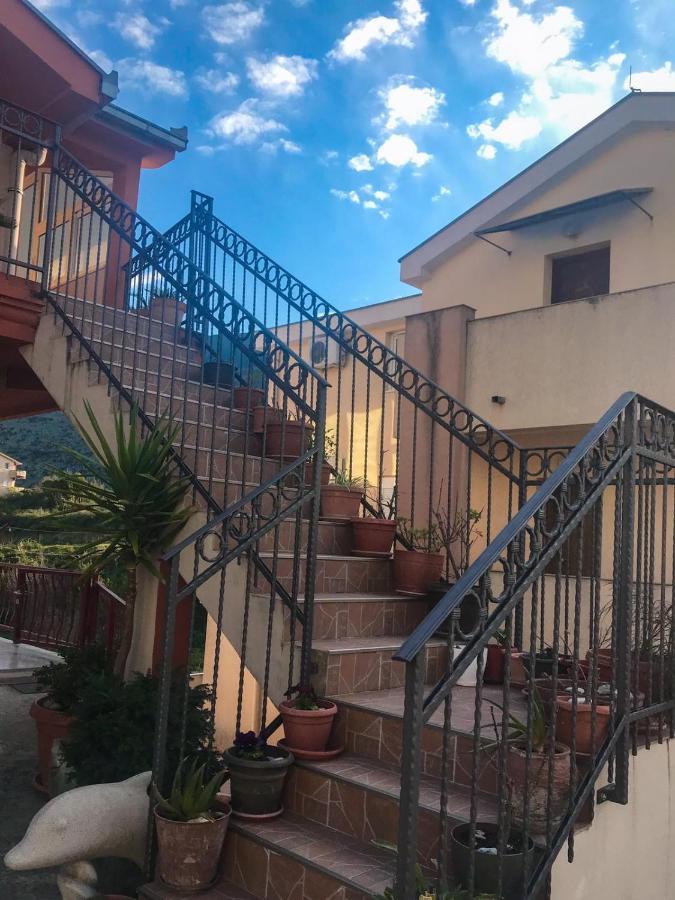 Jovana -- Porodicni Apartmani Igalo Herceg Novi Exterior photo