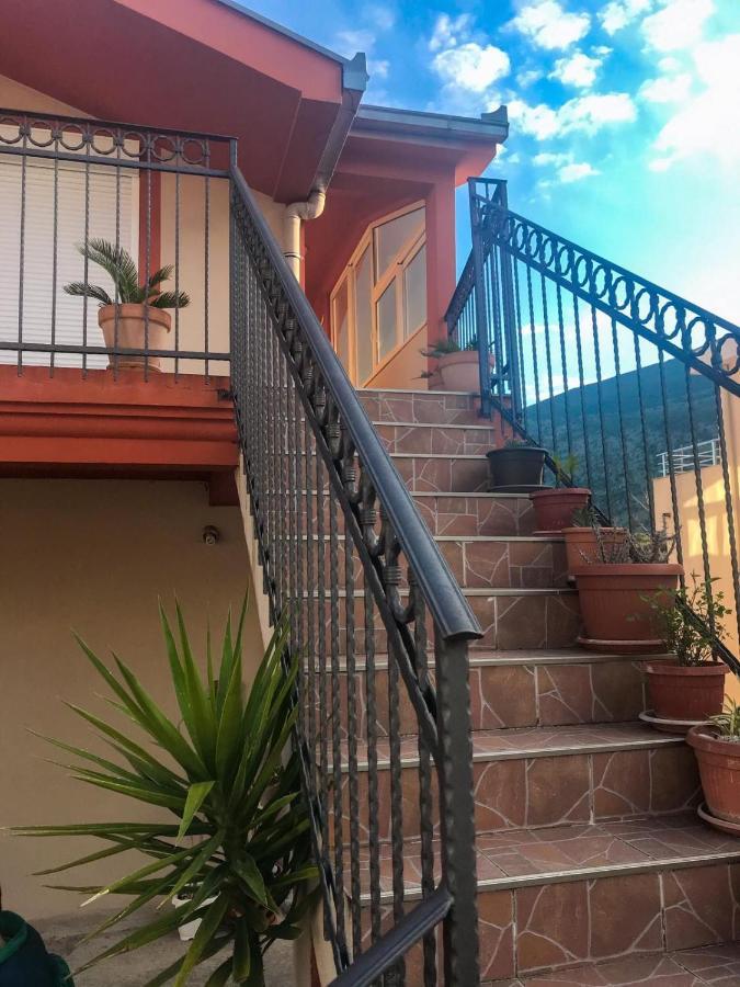 Jovana -- Porodicni Apartmani Igalo Herceg Novi Exterior photo