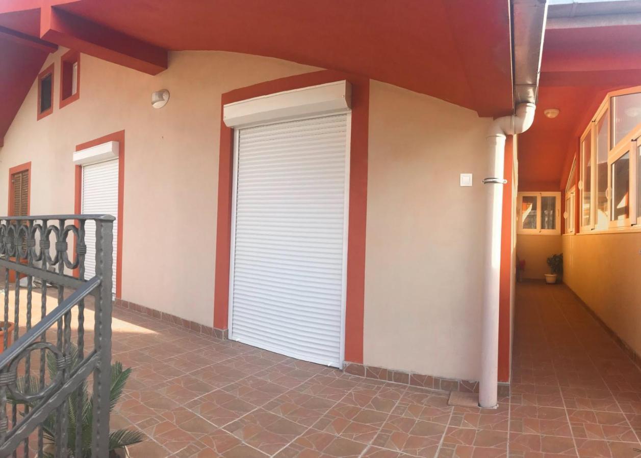 Jovana -- Porodicni Apartmani Igalo Herceg Novi Exterior photo