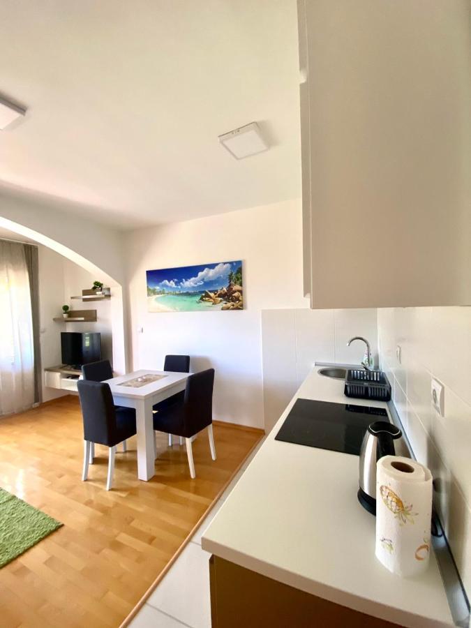 Jovana -- Porodicni Apartmani Igalo Herceg Novi Exterior photo