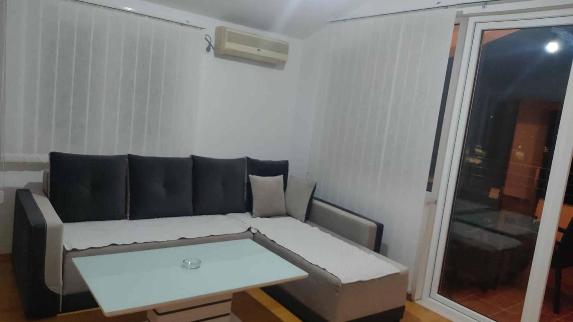 Jovana -- Porodicni Apartmani Igalo Herceg Novi Room photo